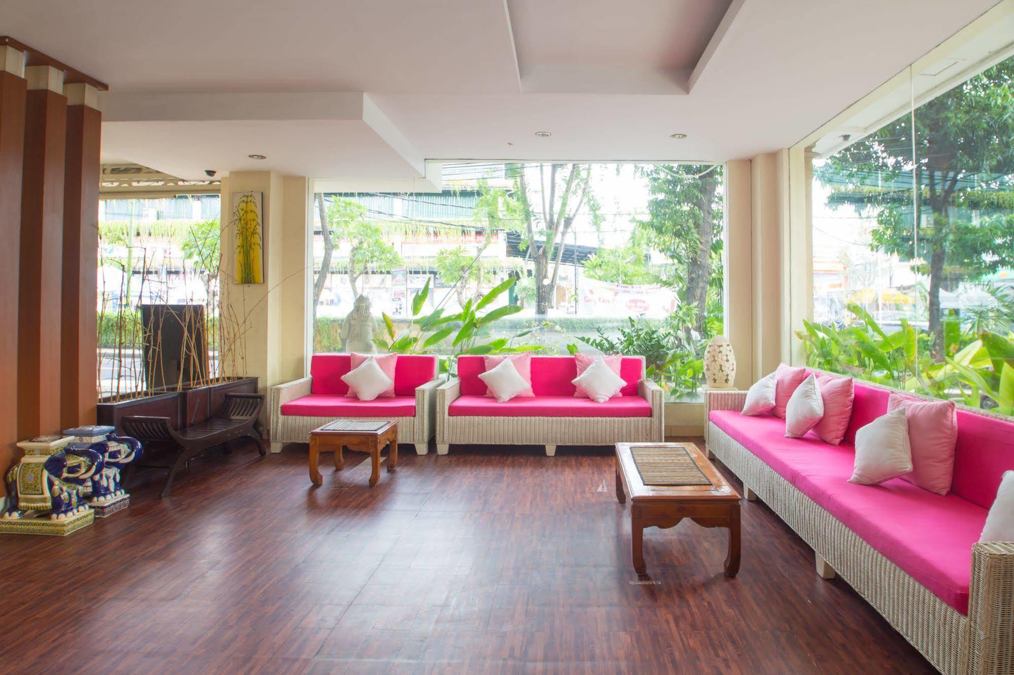Reddoorz @ Raya Kuta Hotel Kuta Lombok Kültér fotó