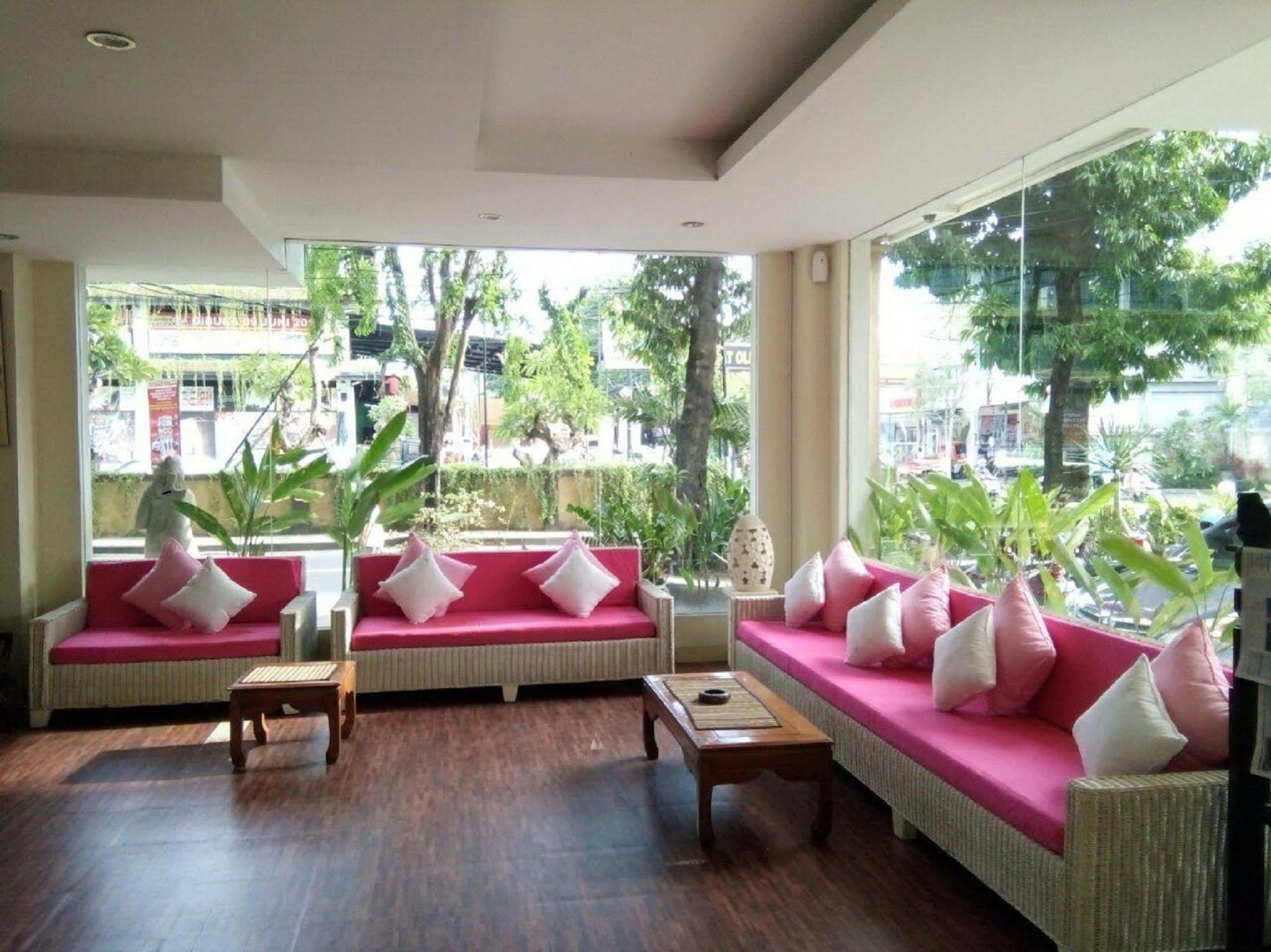 Reddoorz @ Raya Kuta Hotel Kuta Lombok Kültér fotó